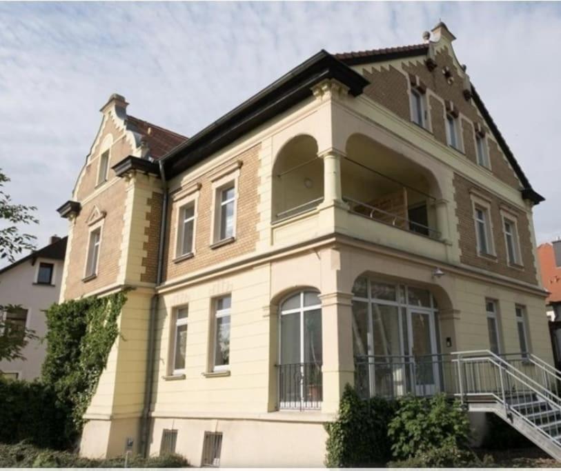 Ferienwohnung Direkt Am Kurpark Mit Gradierwerk Solestadt Bad Dürrenberg エクステリア 写真